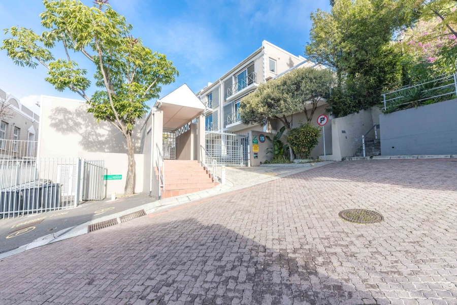 To Let 3 Bedroom Property for Rent in Green Point Western Cape